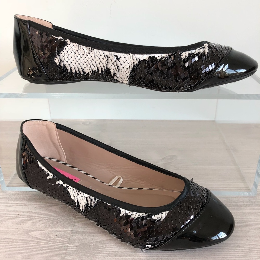 Betsey Johnson Sunglow Sequin Flats Shoes 8.5 NEW